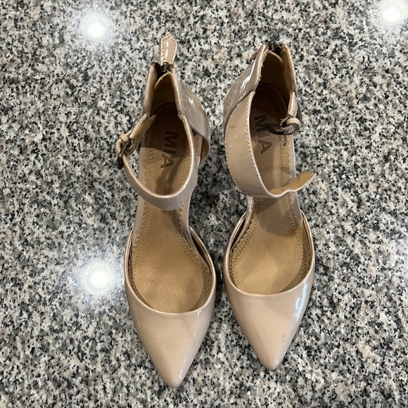 MIA Shoes Mia Heels With Zipper Cream High Heels 75 Poshmark